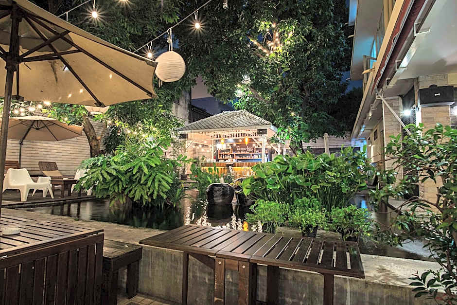 Feung Nakorn Balcony