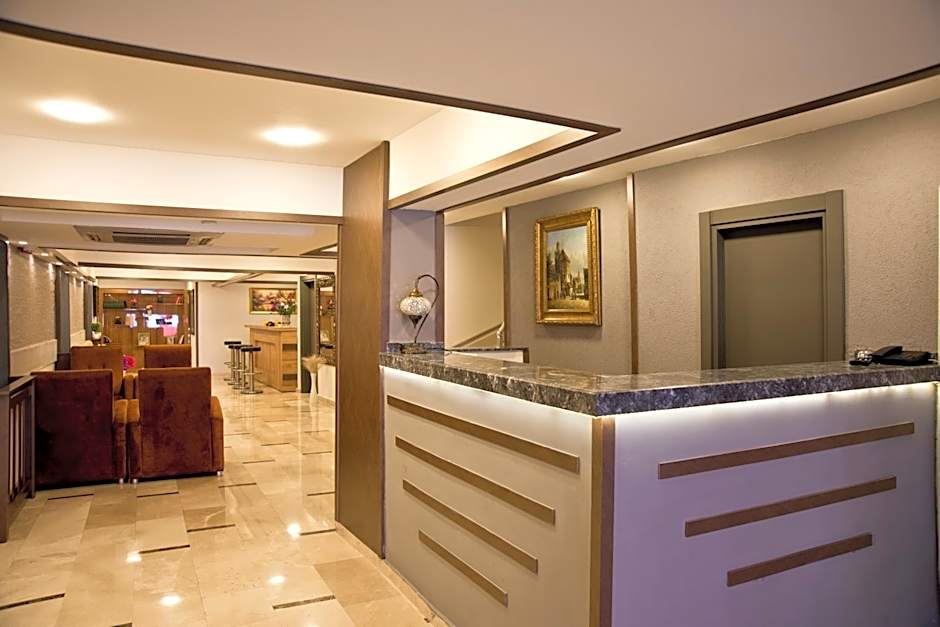 Royce Hotel
