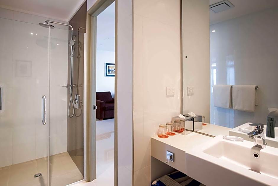 Ramada Suites by Wyndham Wailoaloa Beach Fiji