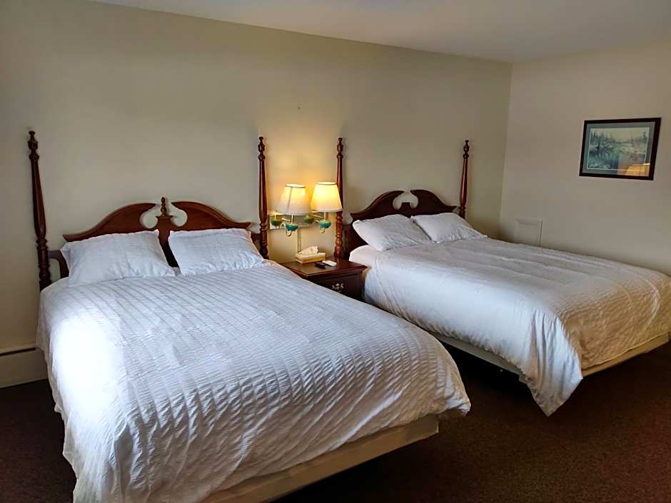 Sara Placid Inn & Suites