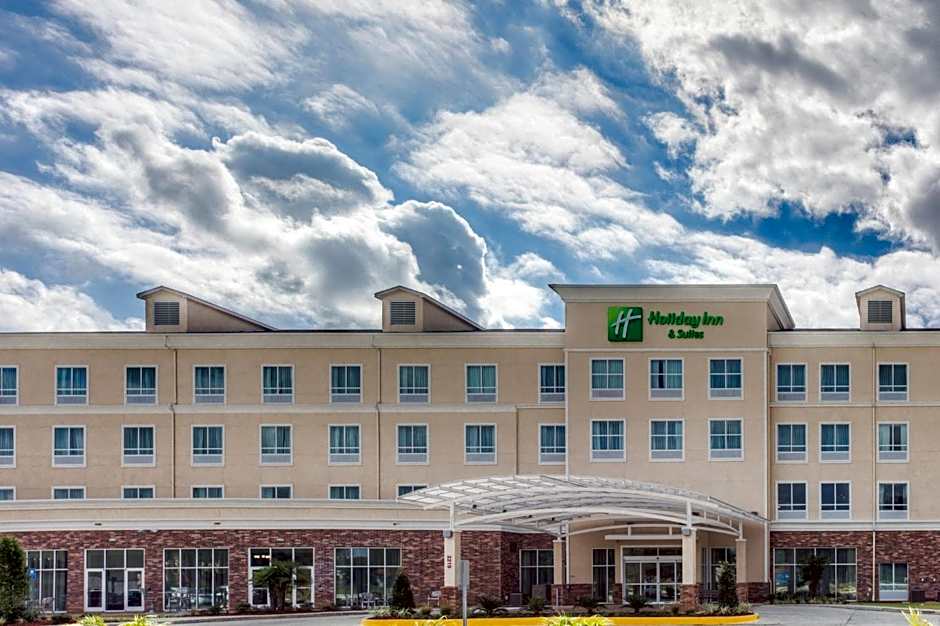 Holiday Inn & Suites Lafayette North by IHG