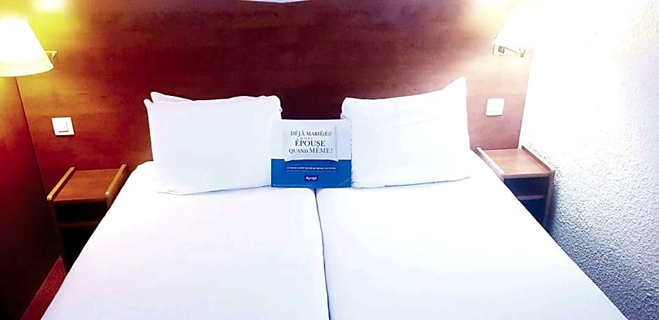 Kyriad Chantilly Hotel