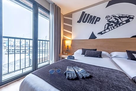 Triple Room with Mountain View