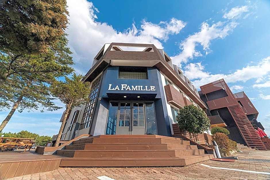 La Famille