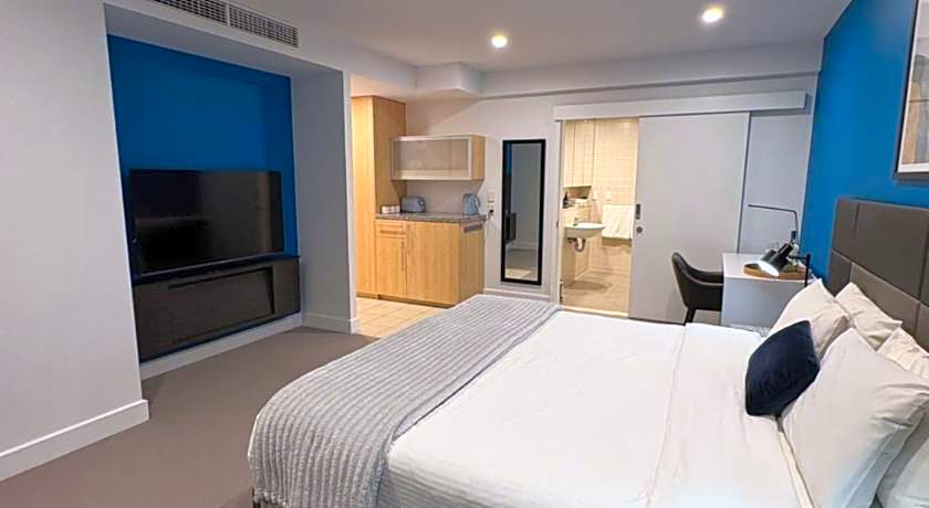 Oaks Glenelg Plaza Pier Suites