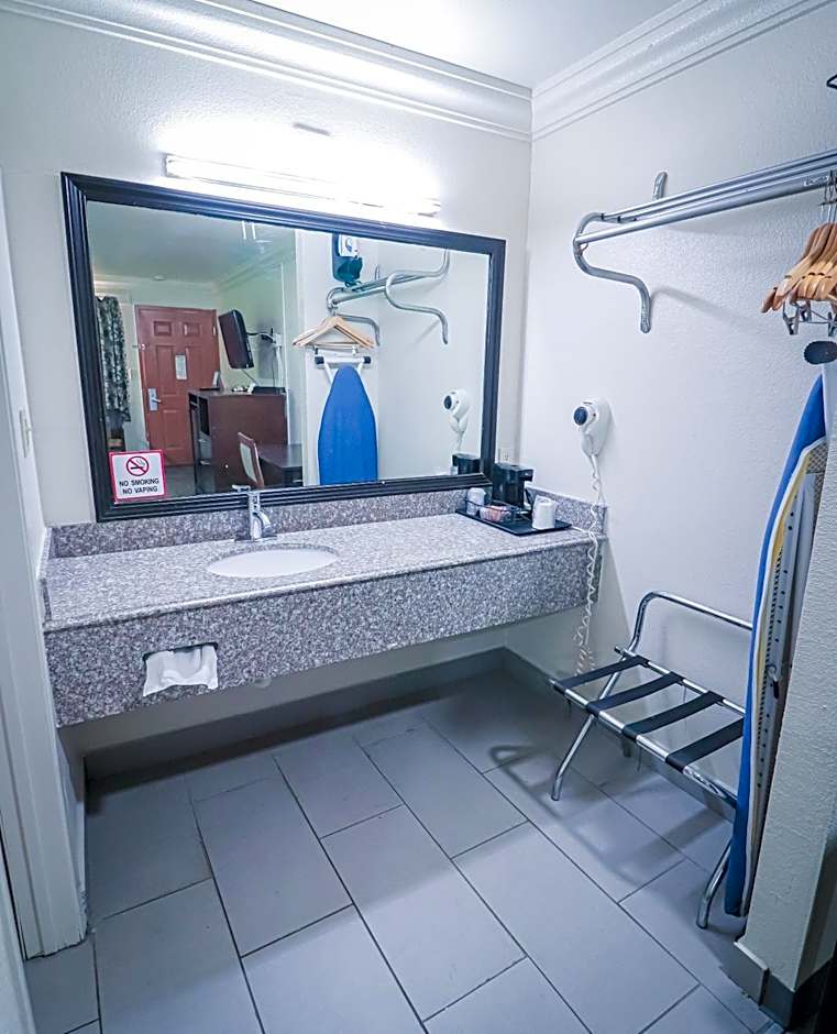 Rodeway Inn San Antonio Lackland AFB - SeaWorld