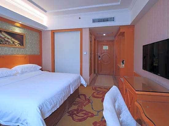 Vienna Hotel Shenzhen Gongming Nanhuan Road