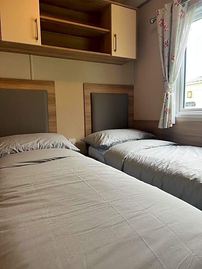 87 Lancaster Crescent