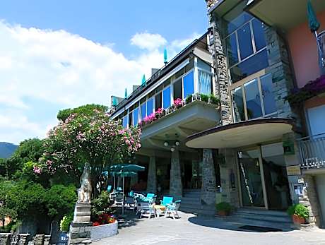 Hotel Porto Roca