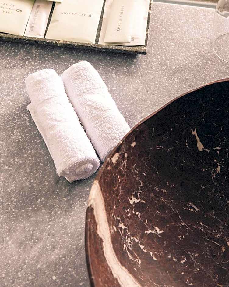 Kai 36 - Hotel zwischen Fels und Fluss