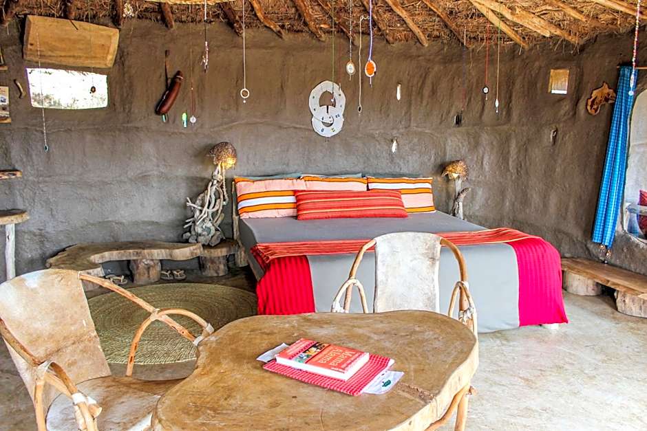 Original Maasai Lodge – Africa Amini Life