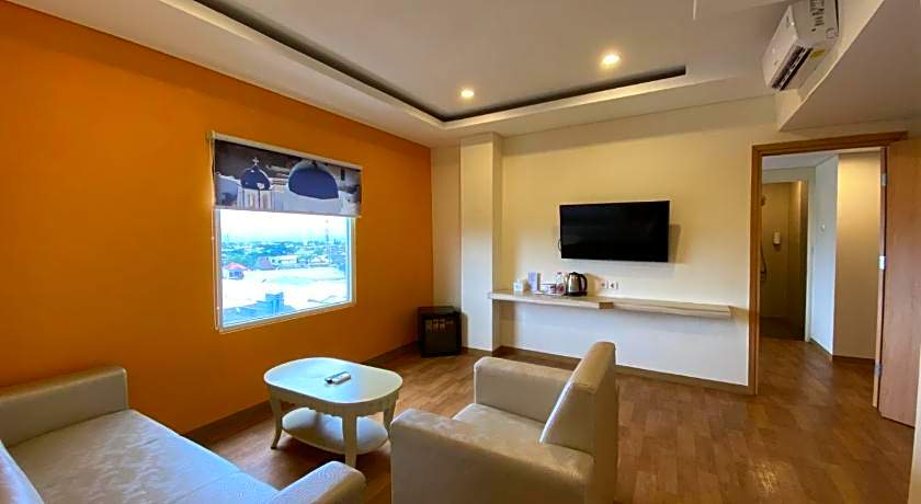 Front One Budget Malang