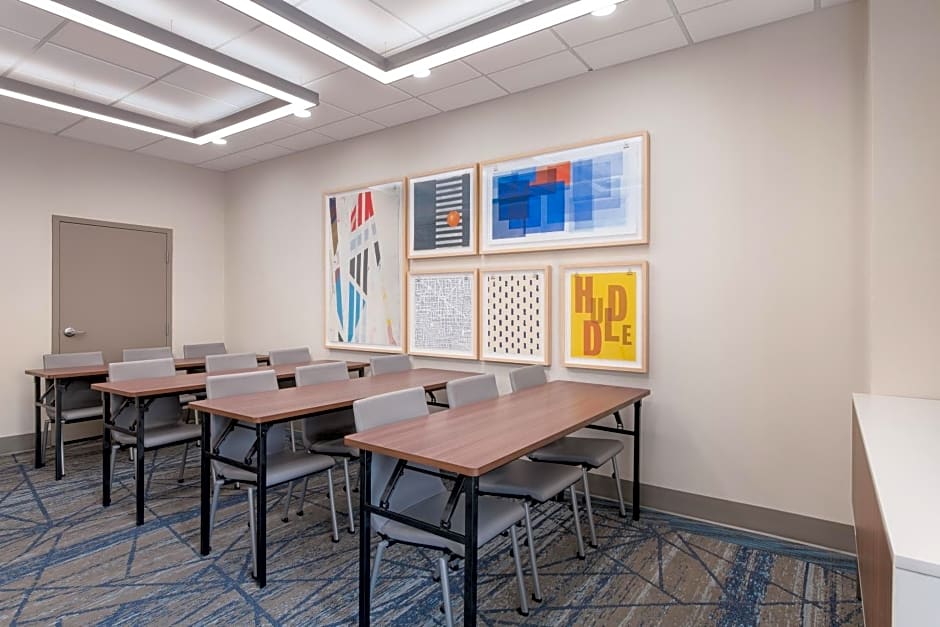 Holiday Inn Express Atlanta West - Theme Park By IHG