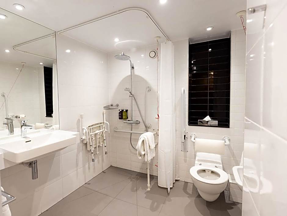 Holiday Inn Express Windsor By IHG