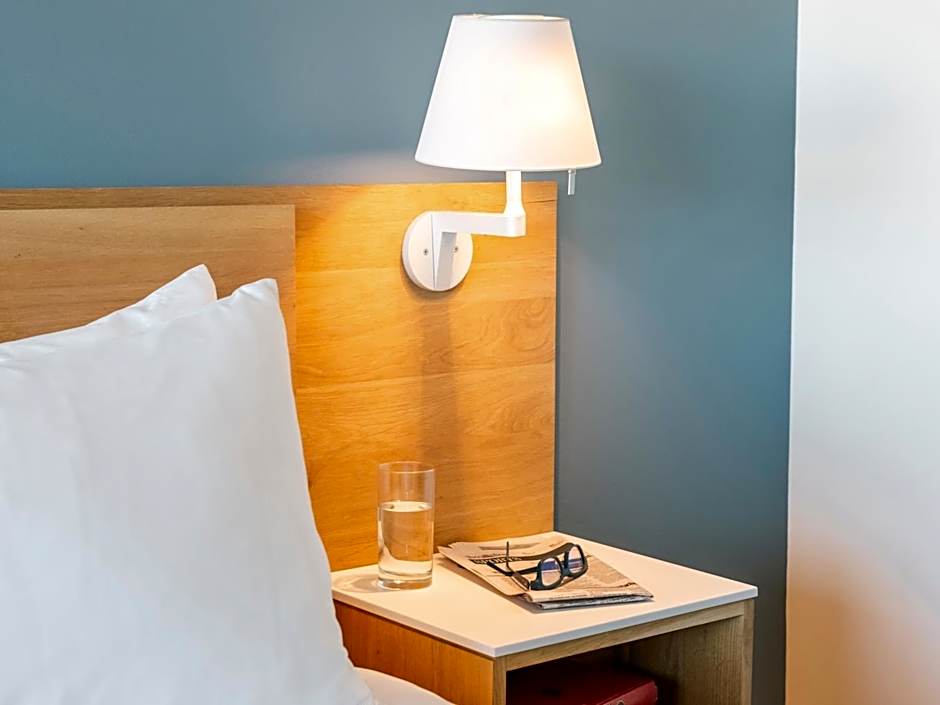 Photo 1 of 9 of Executive Suite