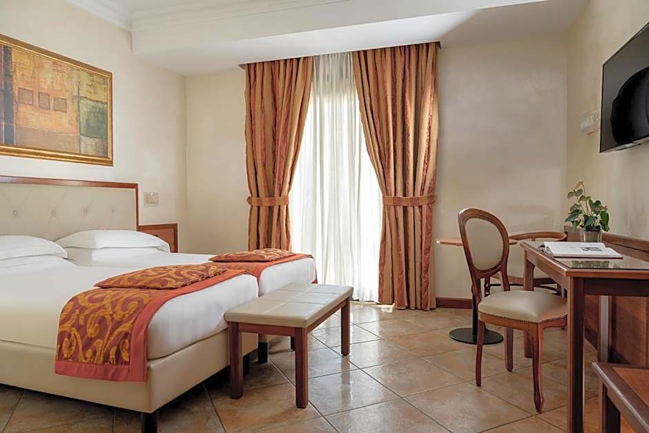 Classic 1 Double Bed or 2 Beds — 11 fotoğraftan 1. fotoğraf