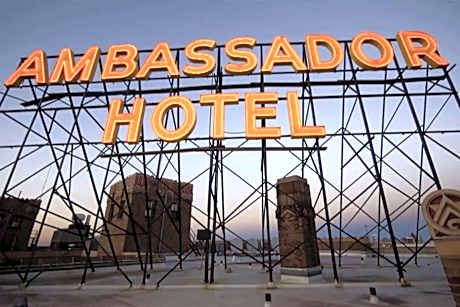 Ambassador Hotel Milwaukee, Trademark Collection by Wyndham