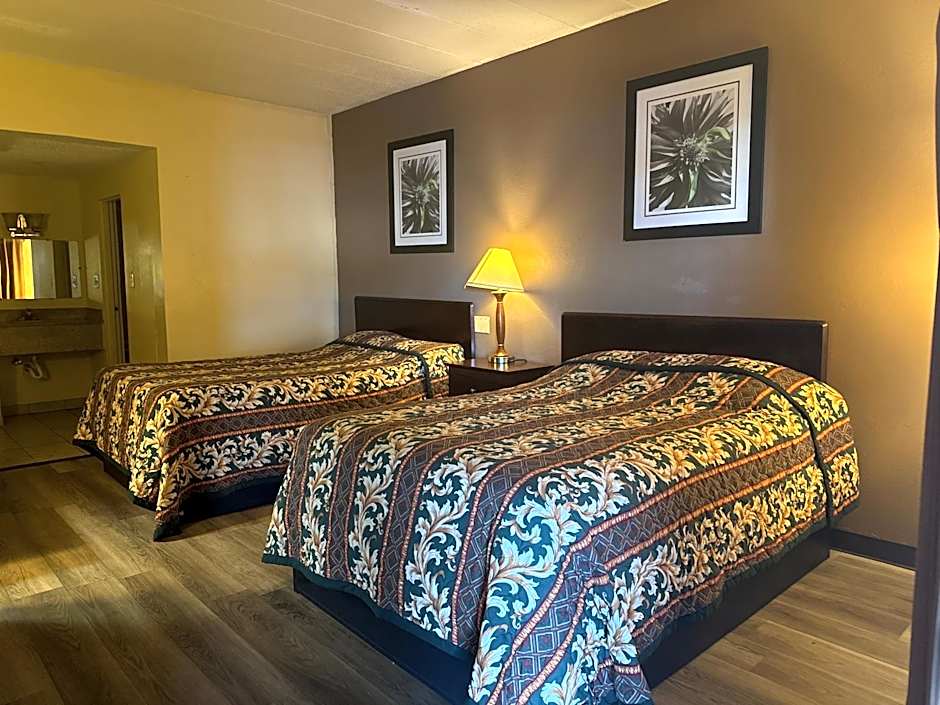 DIAMOND INN & SUITES