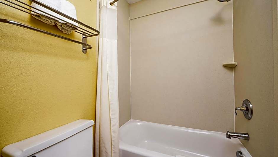 Xecutive Inn and Suites