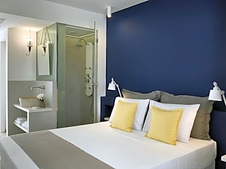 Double Room with Partial Sea View