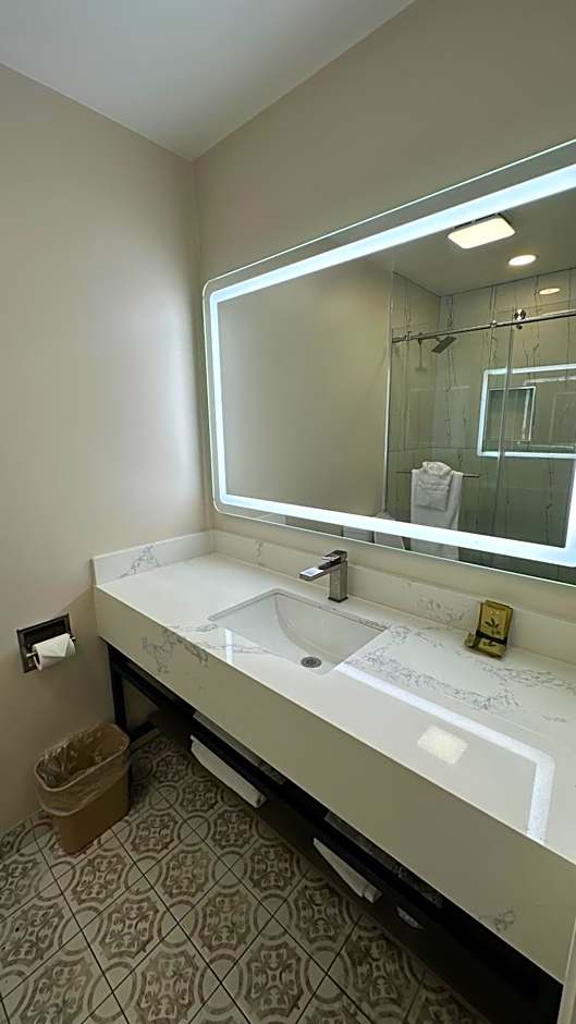 Costa Mesa Inn - Newport Beach Area