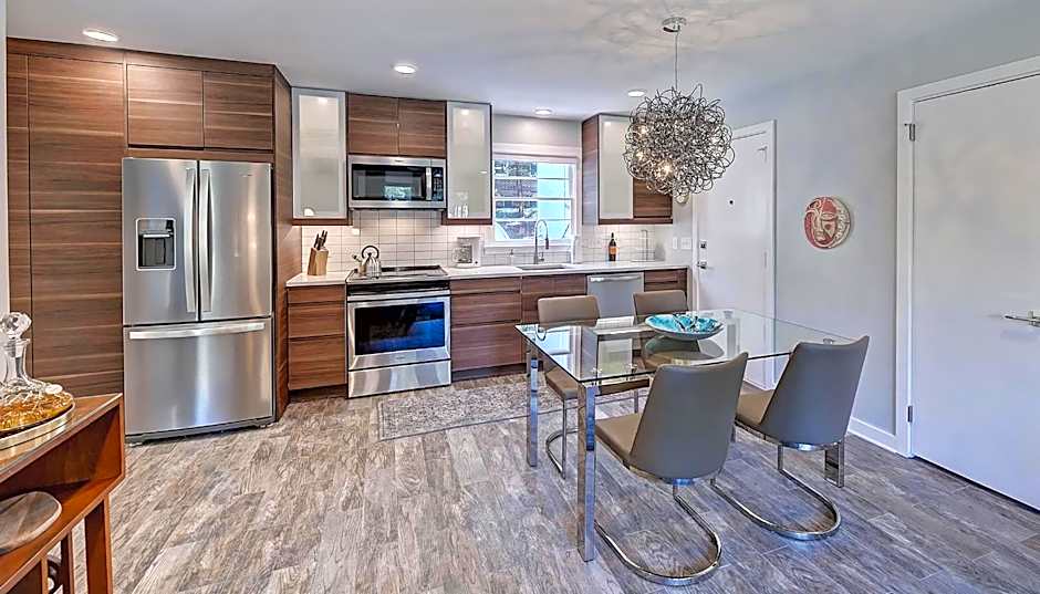 The Home Collection CLT: 510 Queens