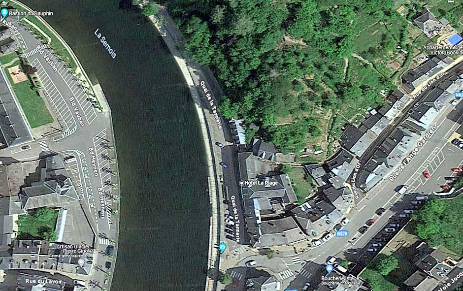 MAISON de VACANCES Bouillon 36 personnes