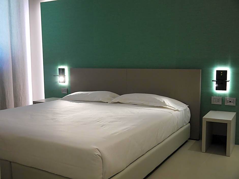 Photo 1 of 21 of 1 Double Bed or 2 Beds