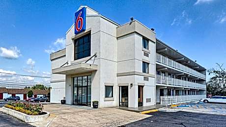 Motel 6-Maple Shade Township, NJ - Philadelphia - Mt Laurel