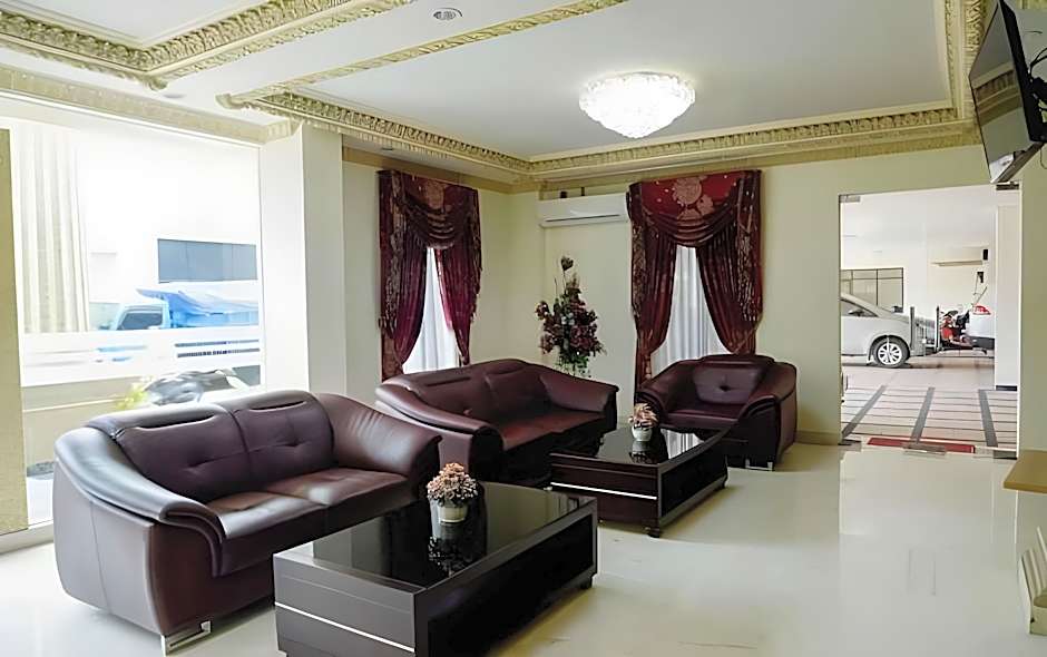 Hersya Front One Inn Surabaya