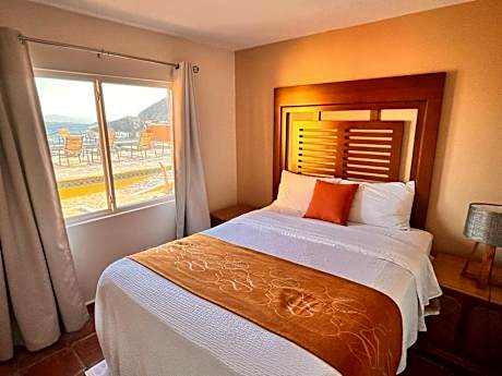 Triple Room with Pool View