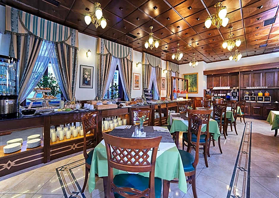 Green Garden Hotel