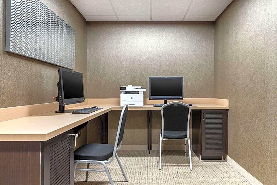 Cambria Hotel West Orange