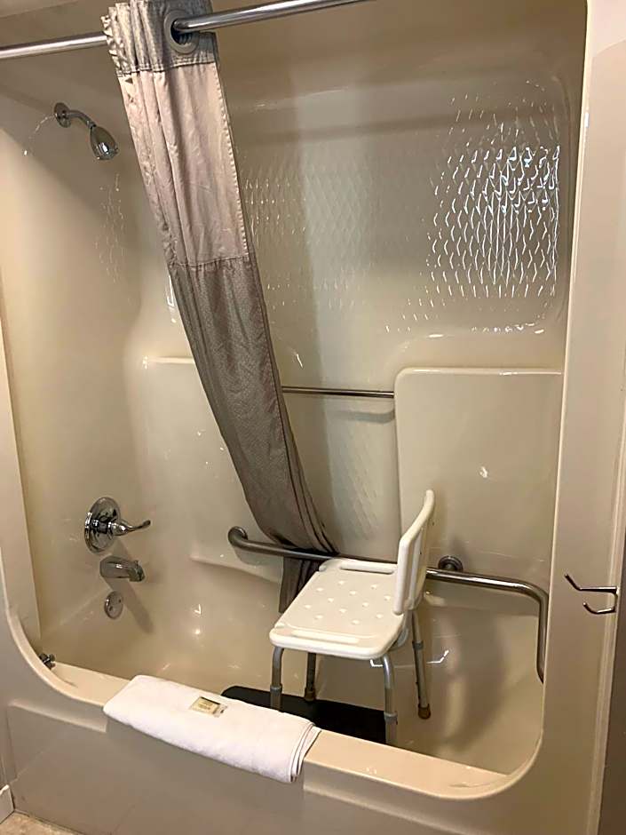 Travelodge by Wyndham Escanaba