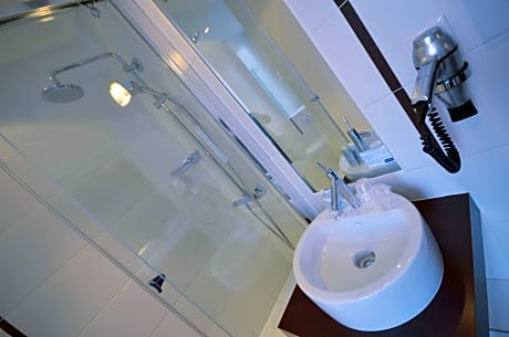 Standard Room - 1 Double Bed