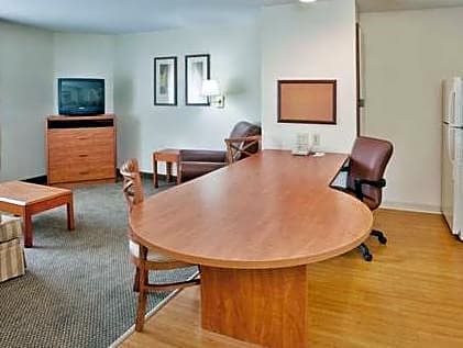 Candlewood Suites Richmond - South, an IHG Hotel