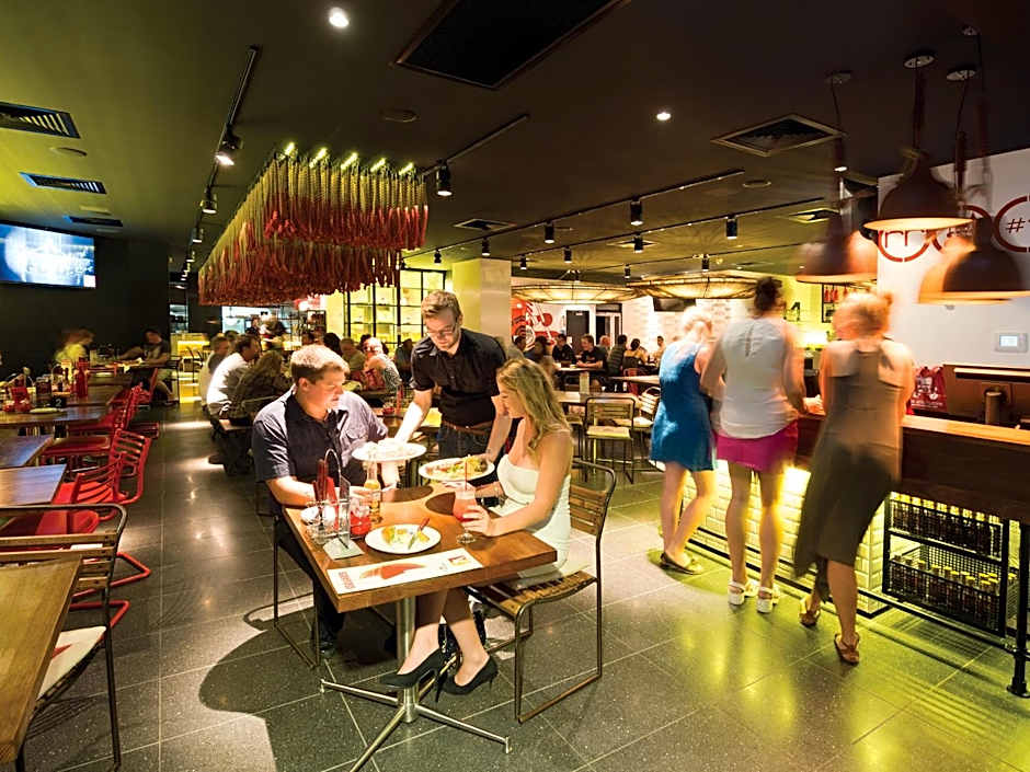 Oaks Gladstone Grand Hotel