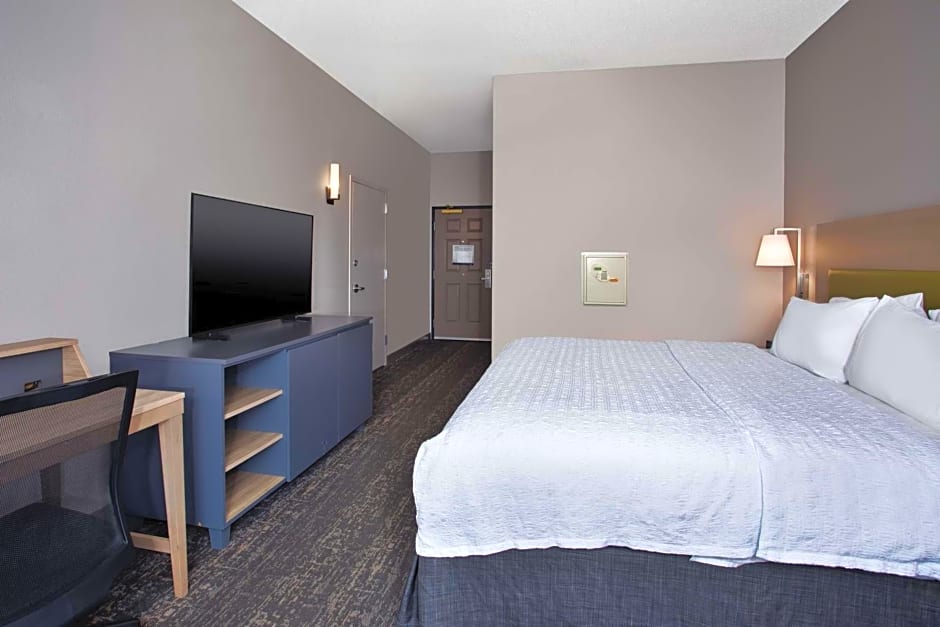 Hampton Inn & Suites Newark Airport Elizabeth