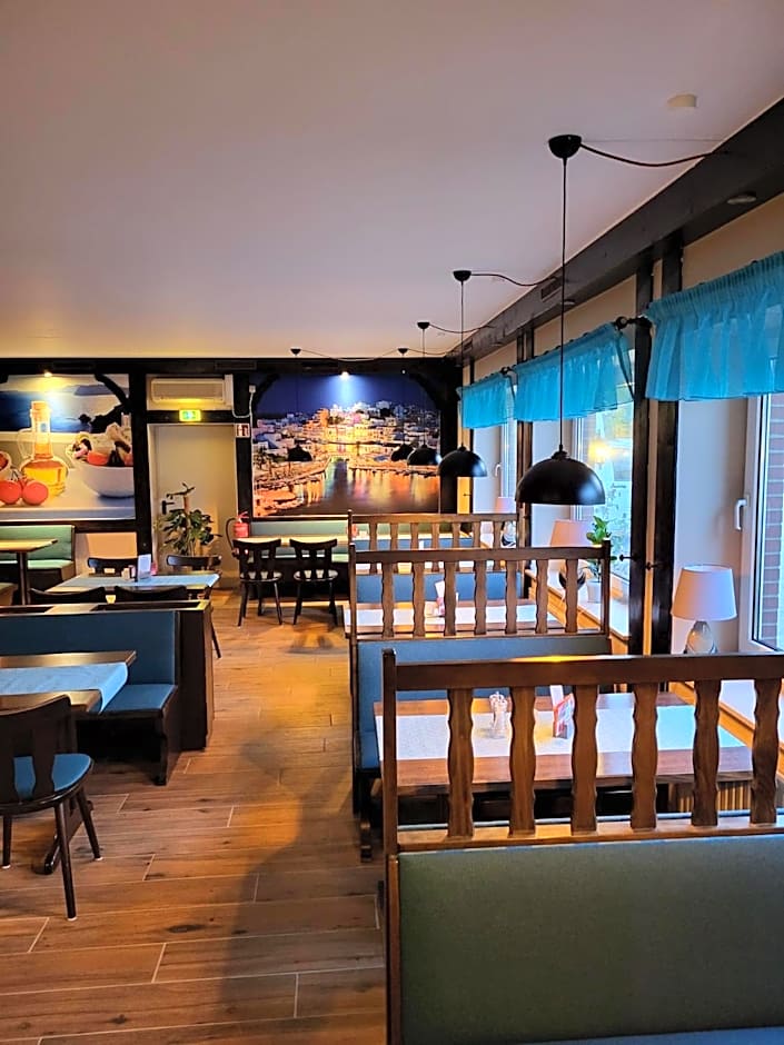 Hotel & Restaurant Heidekrug in Pinneberg, Free Parking and WiFi