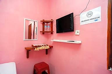 RedDoorz near Palembang Airport 1