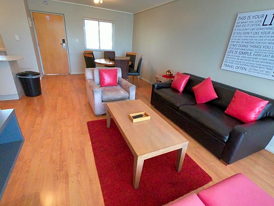 Lagoon Beach Hotel Apartments