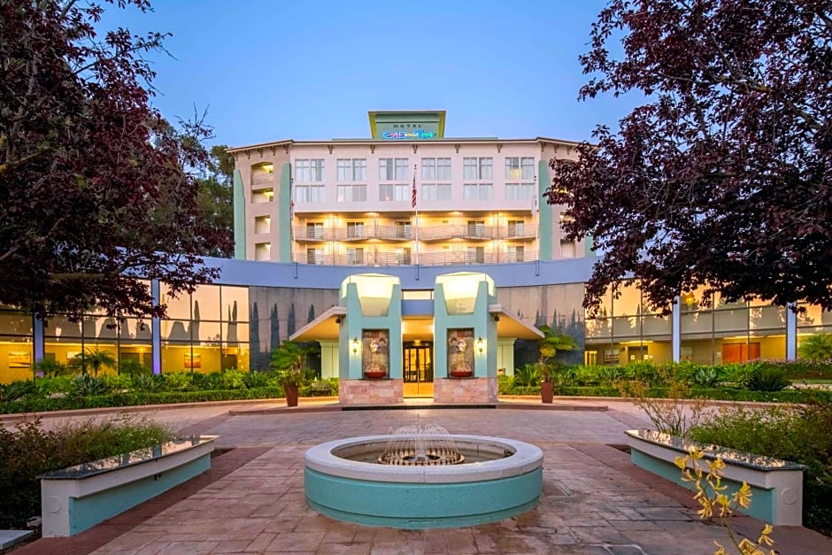 Crowne Plaza Cabana Hotel by IHG