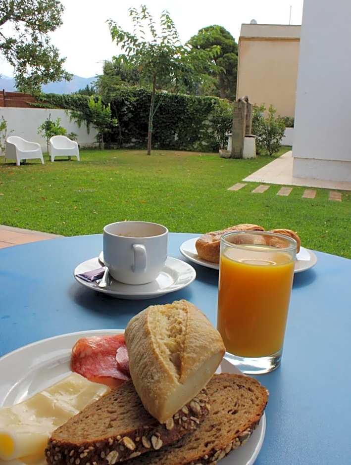 Casa Del Mar Hotel & Apartaments