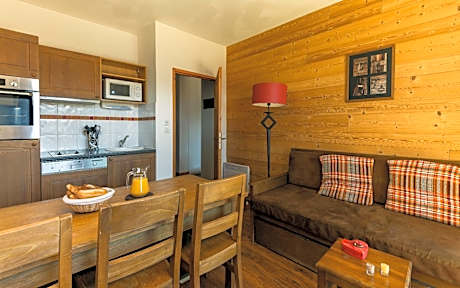 Studio (2 Adults)
