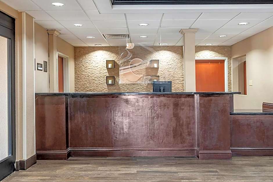 Comfort Inn & Suites Clinton - Jackson West