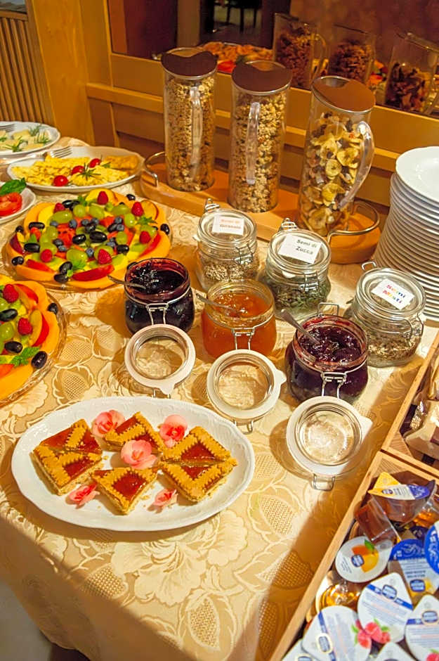 Hotel Serena - Tre Cime Views