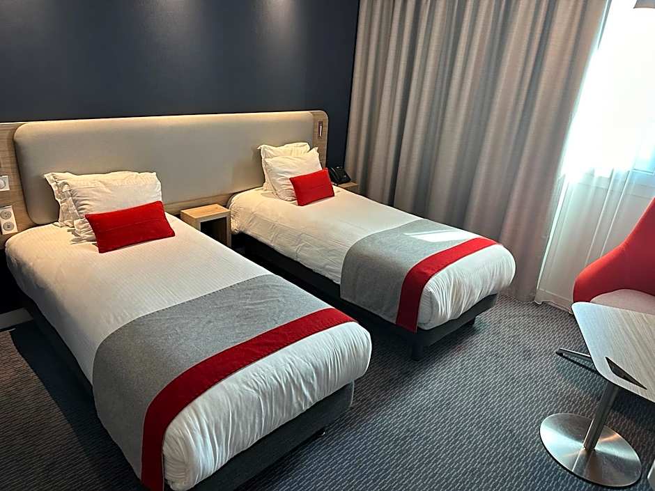 Holiday Inn Express Paris - Velizy By IHG