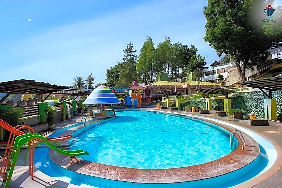 Kapal Garden Hotel at Taman Rekreasi Sengkaling