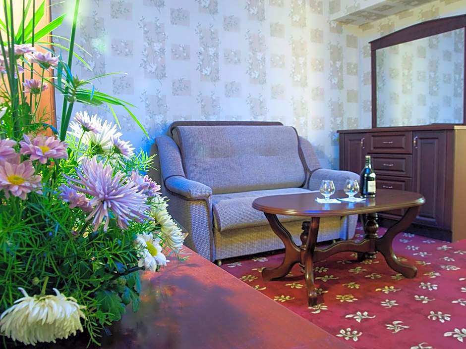 Golden Valley Hotel