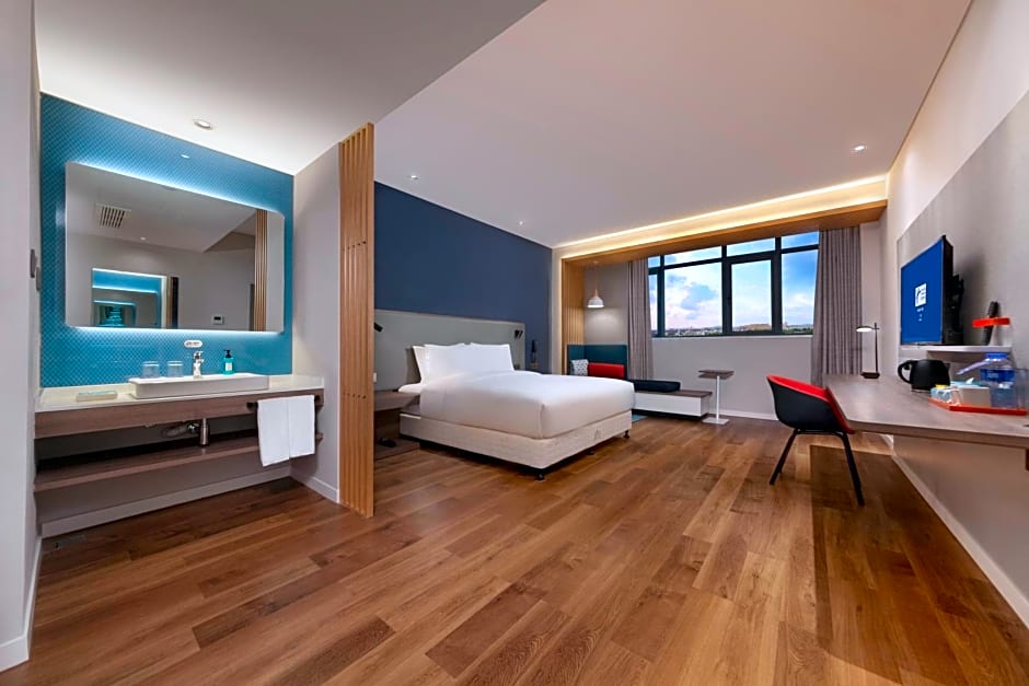 Holiday Inn Express Pinghu, an IHG Hotel